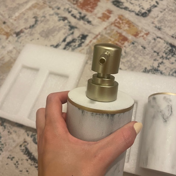 Sunday Citizen Bath Set (Faux Marble) - Picture 9 of 15